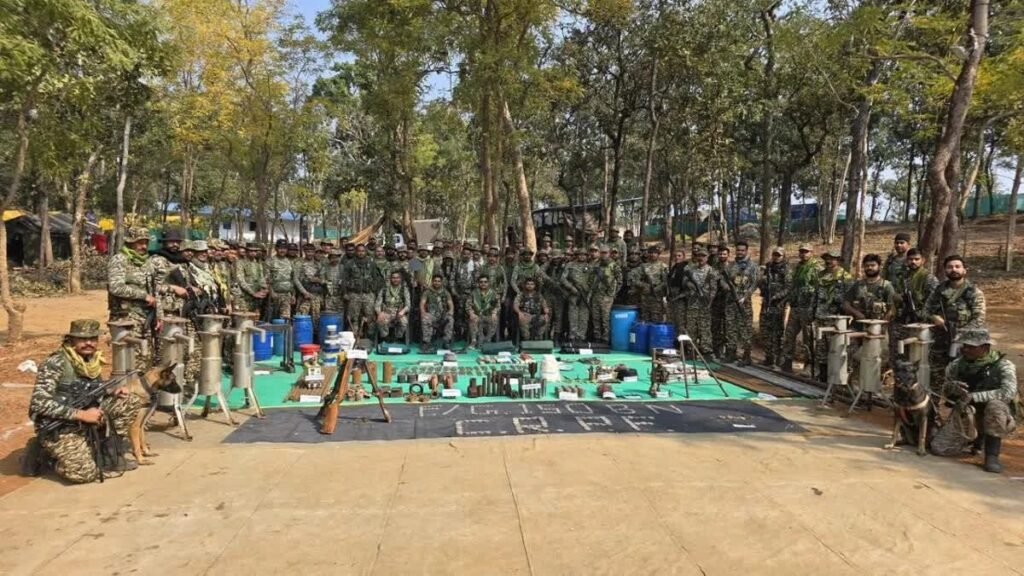 सुकमा-बीजापुर बॉर्डर पर सुरक्षा बलों की बड़ी कार्रवाई, नक्सलियों के दो ठिकाने ध्वस्त