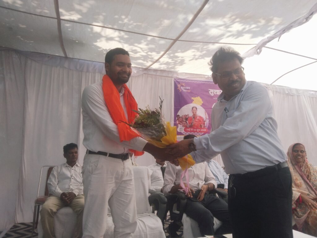 नवापारा में जनसमस्या निवारण शिविर आयोजित, ग्रामीणों को योजनाओं से किया गया लाभान्वित, आमजनों को योजनाओं की जानकारी रखने व लाभ उठाने हेतु किया गया प्रेरित शिविर में 569 आवेदन प्राप्त 150 आवेंदनो का हुआ मौके पर निराकरण