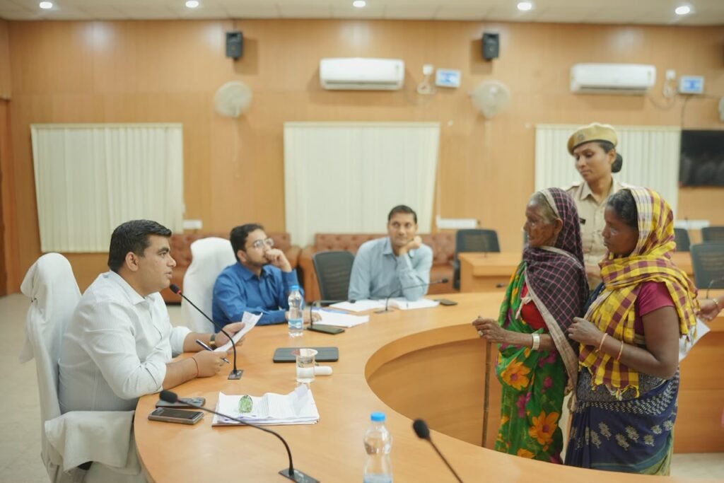 जनदर्शन में सुनी गई आम लोगो की फरियाद, जनदर्शन में कुल 109 आवेदन प्राप्त