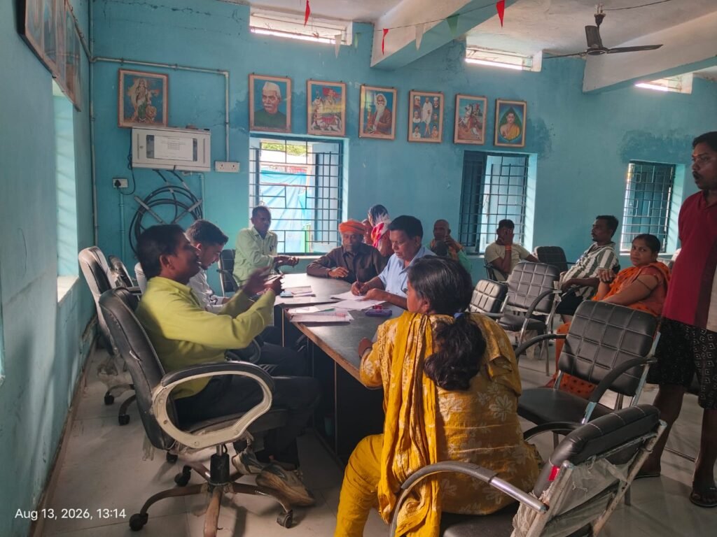कनकी पंचायत में रोजगार सहायक पर भ्रष्टाचार के आरोप, जांच अधिकारी ने लिए बयान, रिपोर्ट के बाद होगी कार्रवाई बिना काम लेबर पेमेंट का आरोप, ग्रामीणों ने कहा – टालमटोल कर दबा दिए जाते हैं मामले