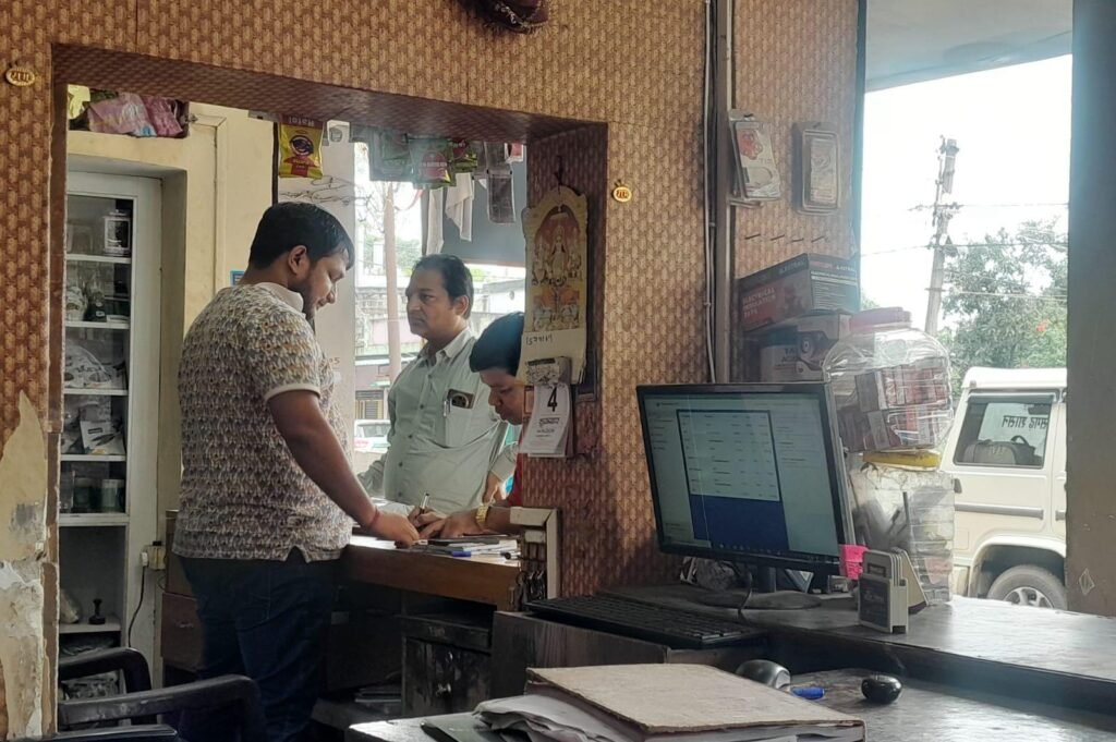 कटघोरा एवं पोड़ी उपरोड़ा में उर्वरक-कीटनाशक दुकानों का औचक निरीक्षण अनियमितता मिलने पर कई विक्रेताओं को कारण बताओ नोटिस, महेश राम कृषि केंद्र में कीटनाशक बिक्री पर तत्काल प्रतिबंध