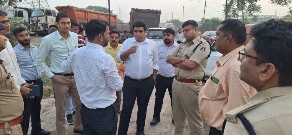 दुर्घटना संभावित क्षेत्रों और ब्लैक स्पॉट में त्वरित सुरक्षा सुधार करने कलेक्टर-एसपी ने दिए निर्देश सड़क सुरक्षा समिति की बैठक में सुरक्षित एवं सुगम यातायात के लिए विभागों को समयबद्ध कार्रवाई के दिए गए निर्देश